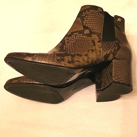 Calvin Klein Fiona Black/Army Green Snake Embossed block heel Bootie Women's 8.5 - Picture 10 of 11